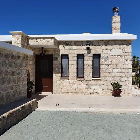 Villa Yermanina Geroskipou Buitenkant foto