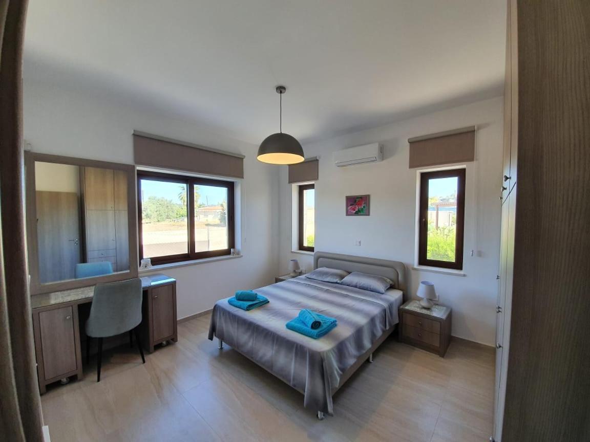 Villa Yermanina Geroskipou Buitenkant foto