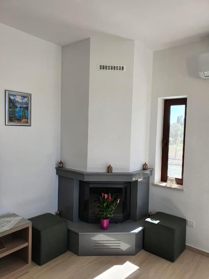 Villa Yermanina Geroskipou Buitenkant foto