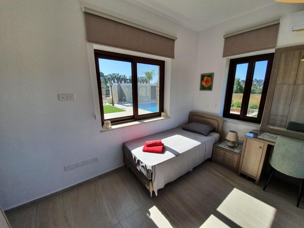 Villa Yermanina Geroskipou Buitenkant foto